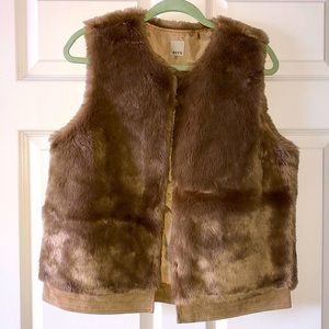 Ecru vest w/suede detail